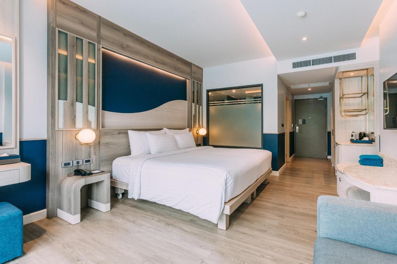 Deluxe Double or Twin Room Pool Access