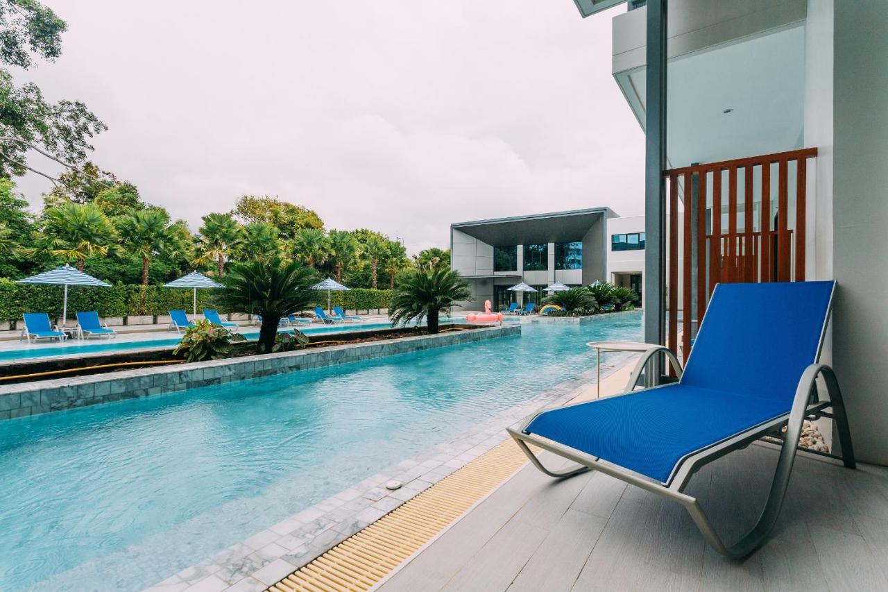Deluxe Double or Twin Room Pool Access