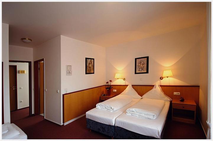 Single Room,10813315:JPEG