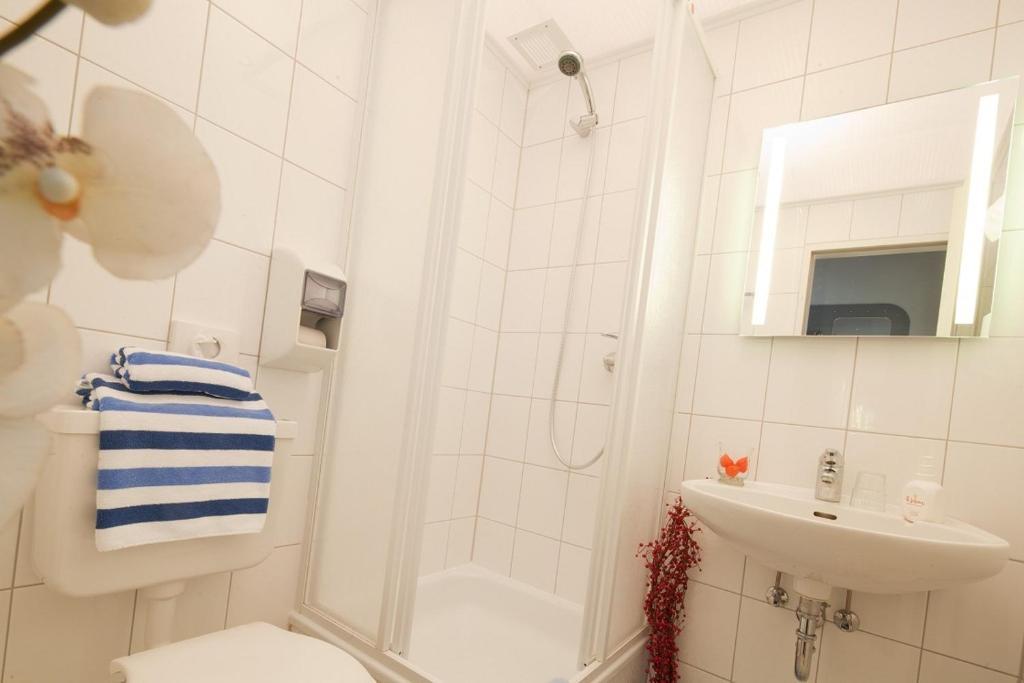 Single Room,10841564:JPEG