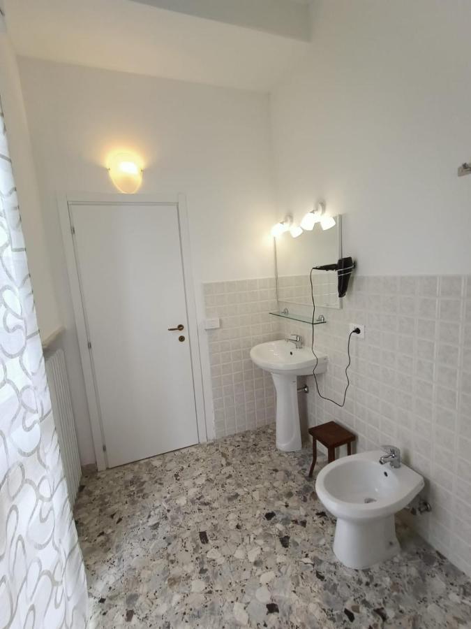 Camera Matrimoniale/Doppia con Letti Singoli con Bagno Privato