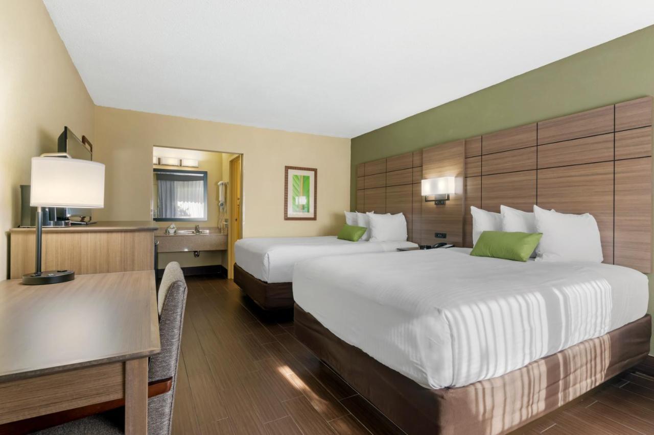 Queen Room with Two Queen Beds
