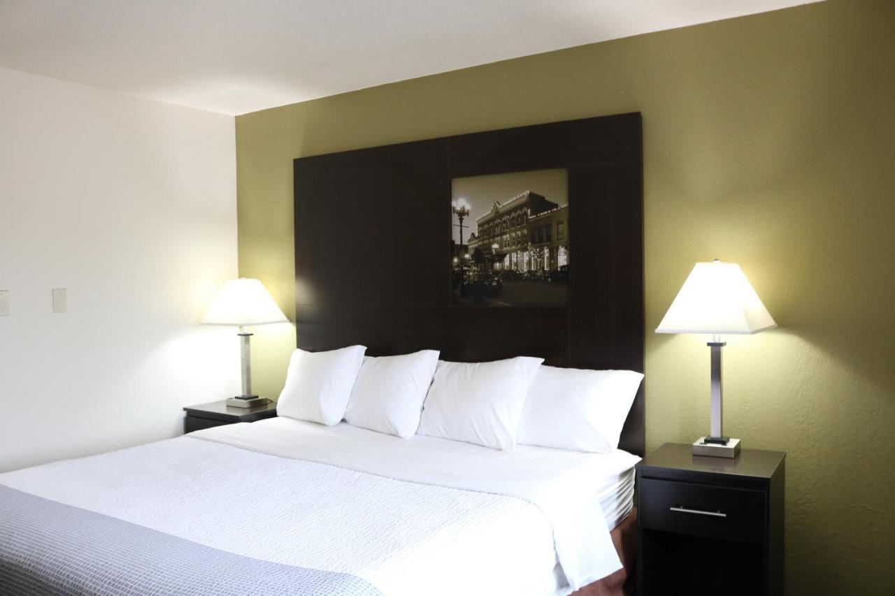 King Room - Non-Smoking