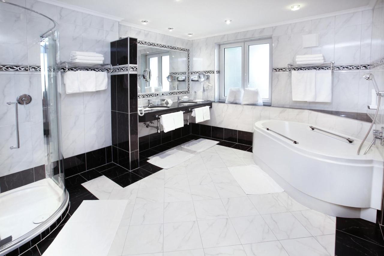 Three-Bedroom Apartment,1627206850:JPEG