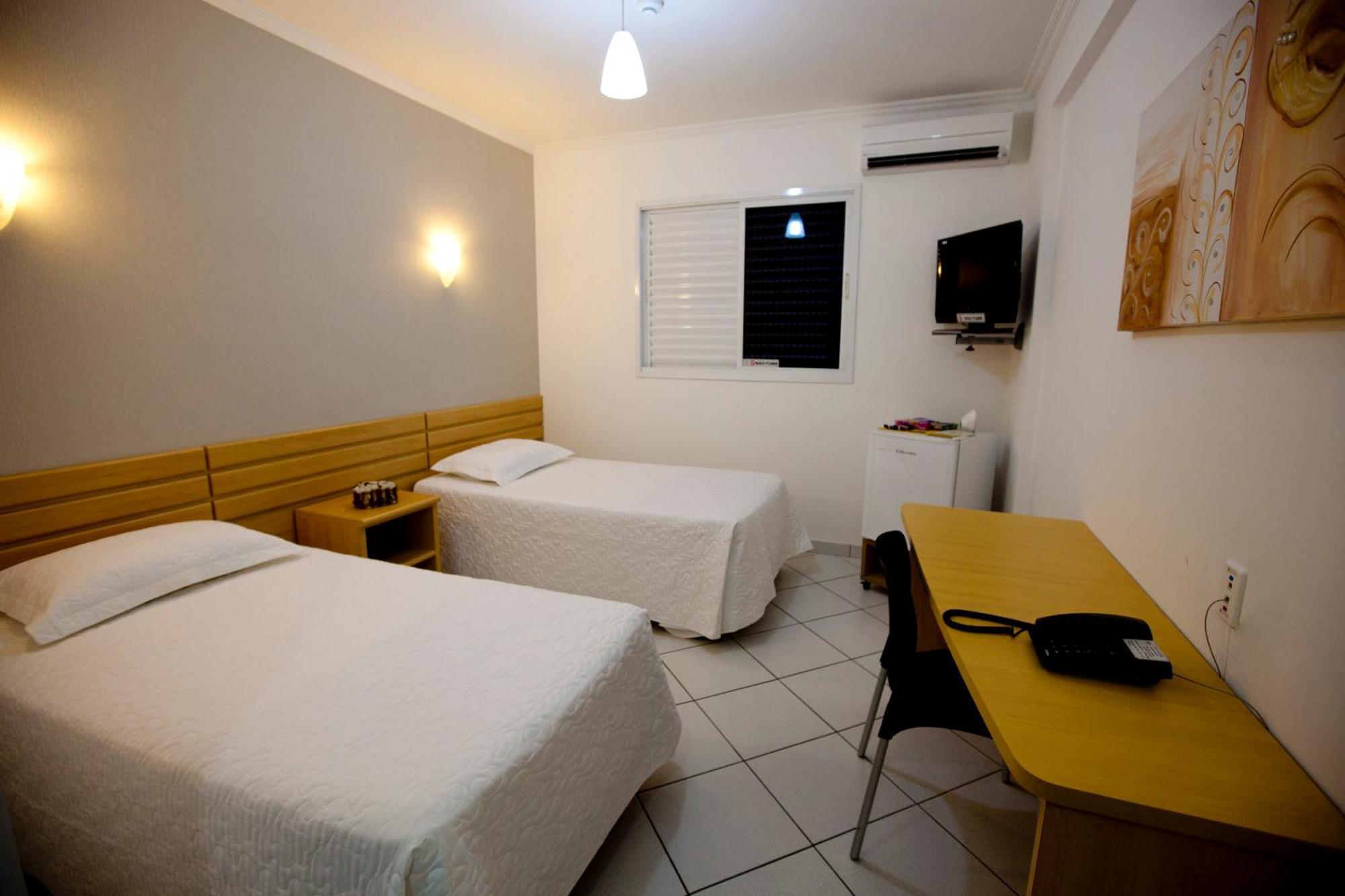 Quarto Deluxe com 2 Camas de Solteiro