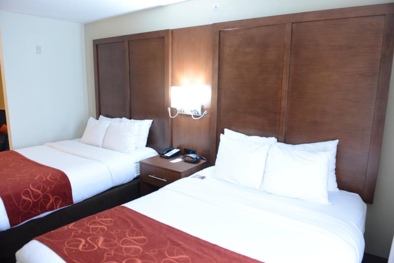 Queen Suite with Two Queen Beds - Accessible/Non-Smoking