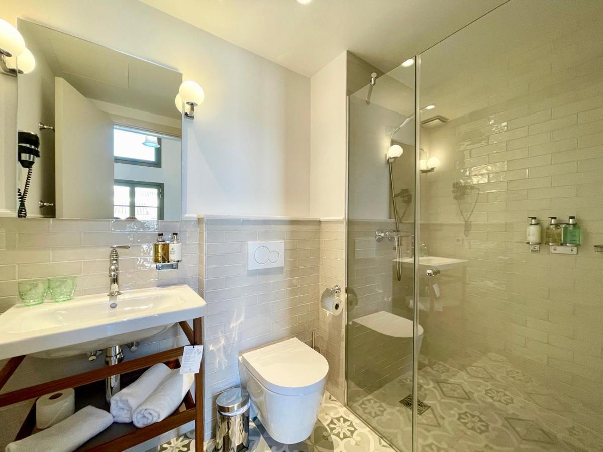 Double Room,810748845:JPEG