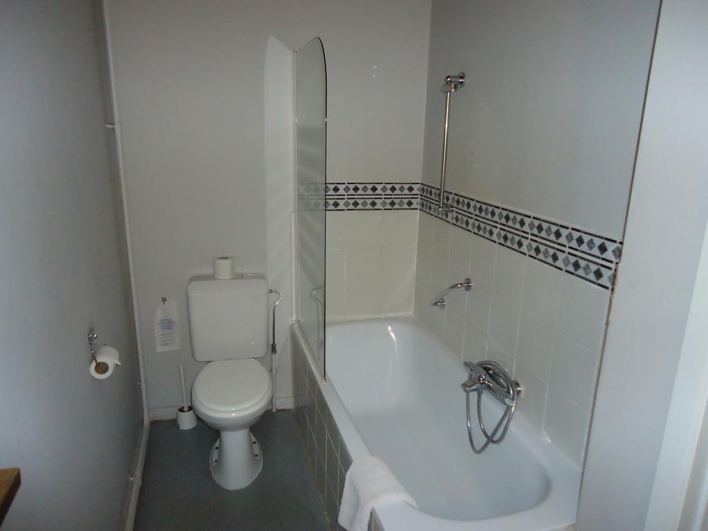 Standard Double or Twin Room,109961073:JPEG