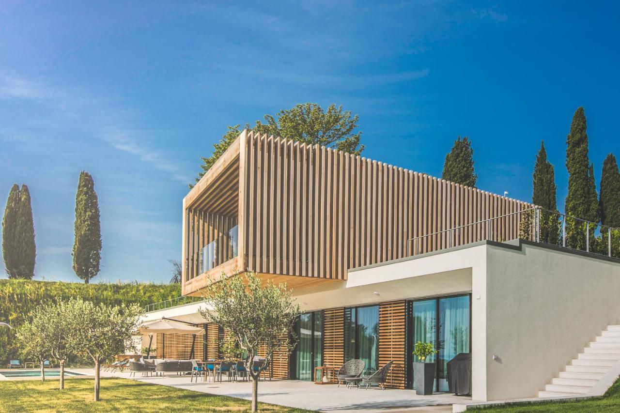Villa Standard