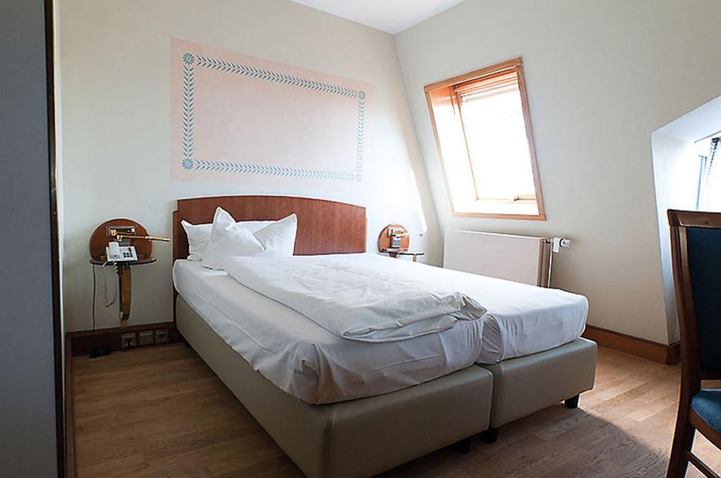 Standard Double Room,702601243:JPEG