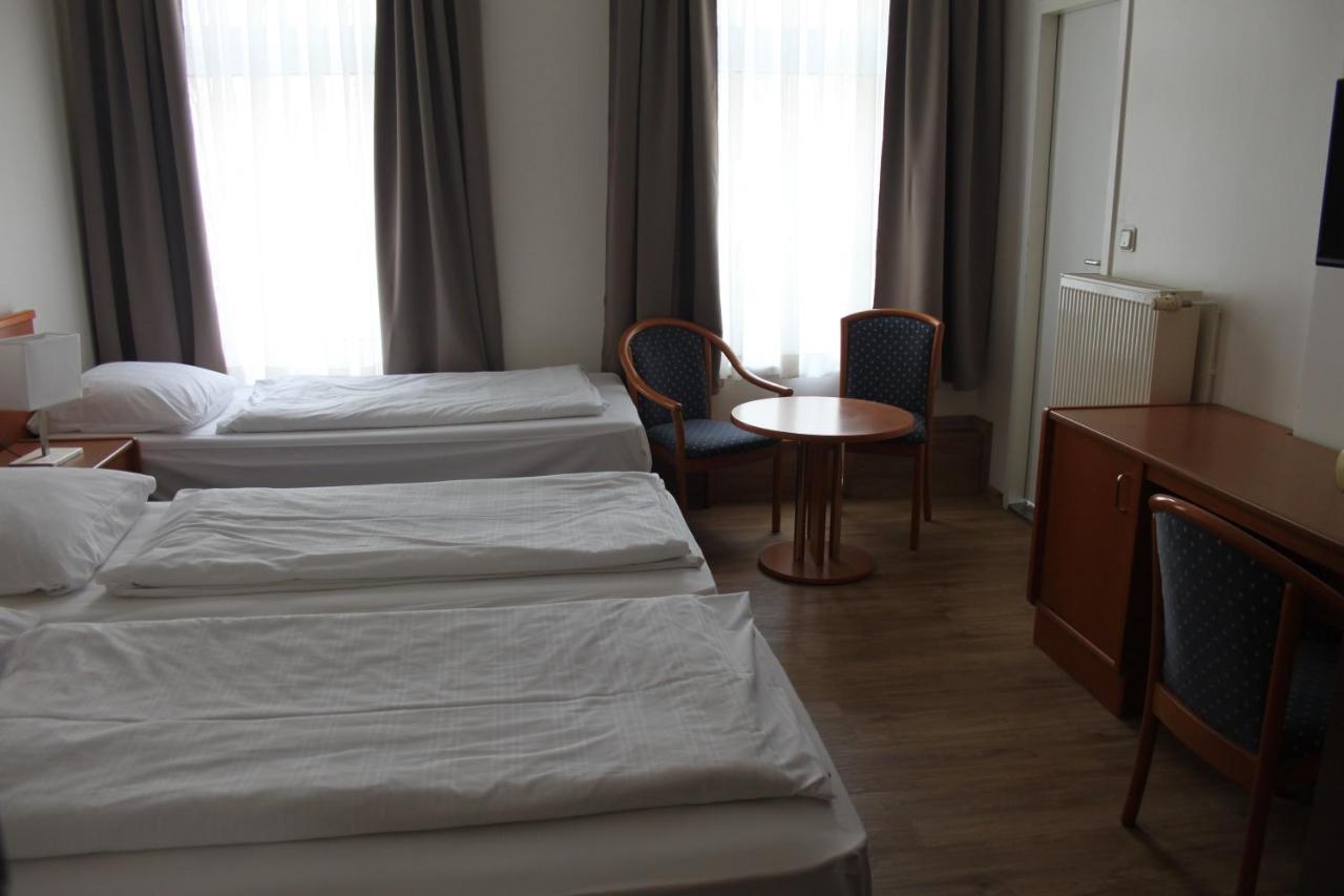 Dreibettzimmer