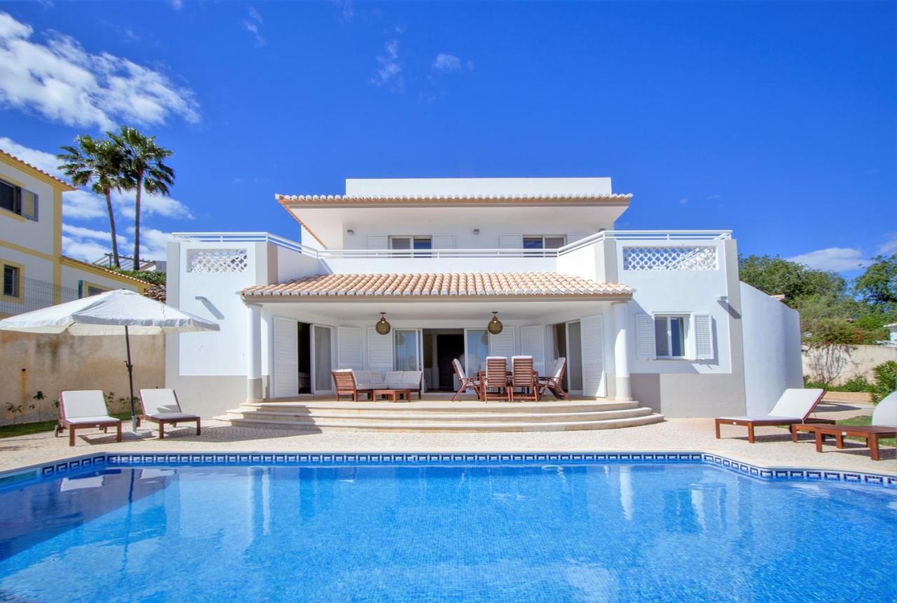 Villa com 3 Quartos