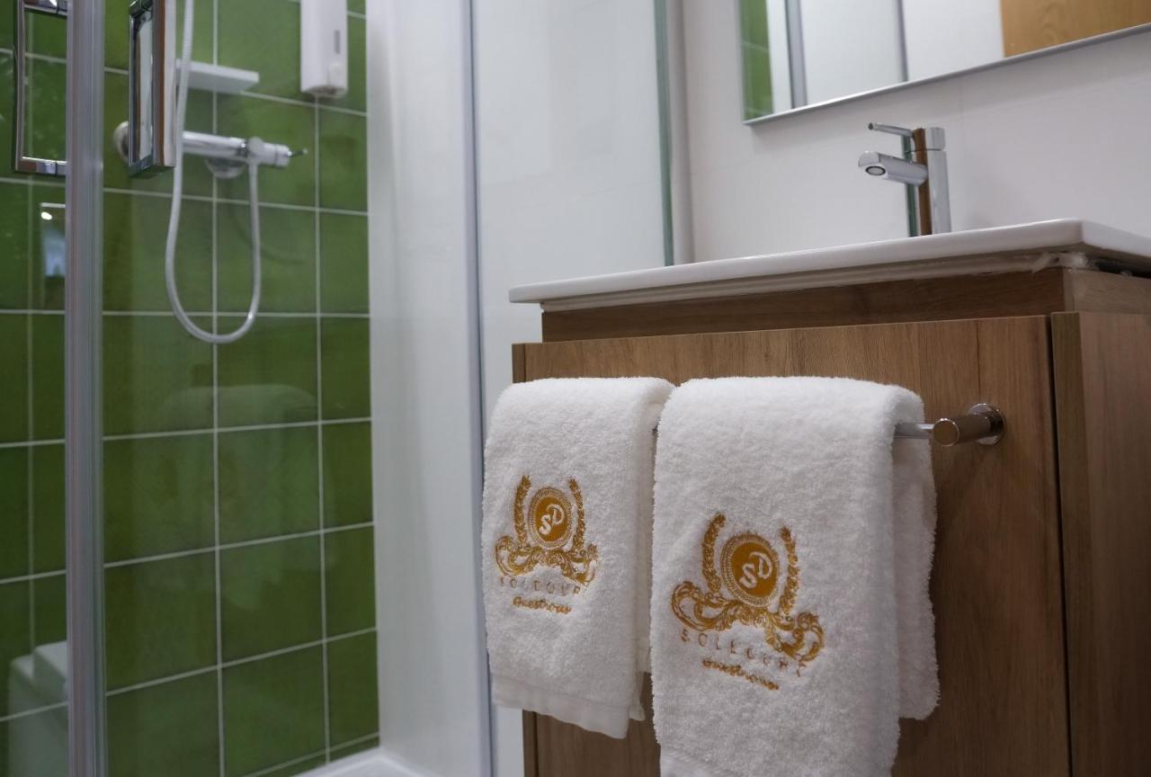 Quarto Duplo com Casa de Banho Privativa