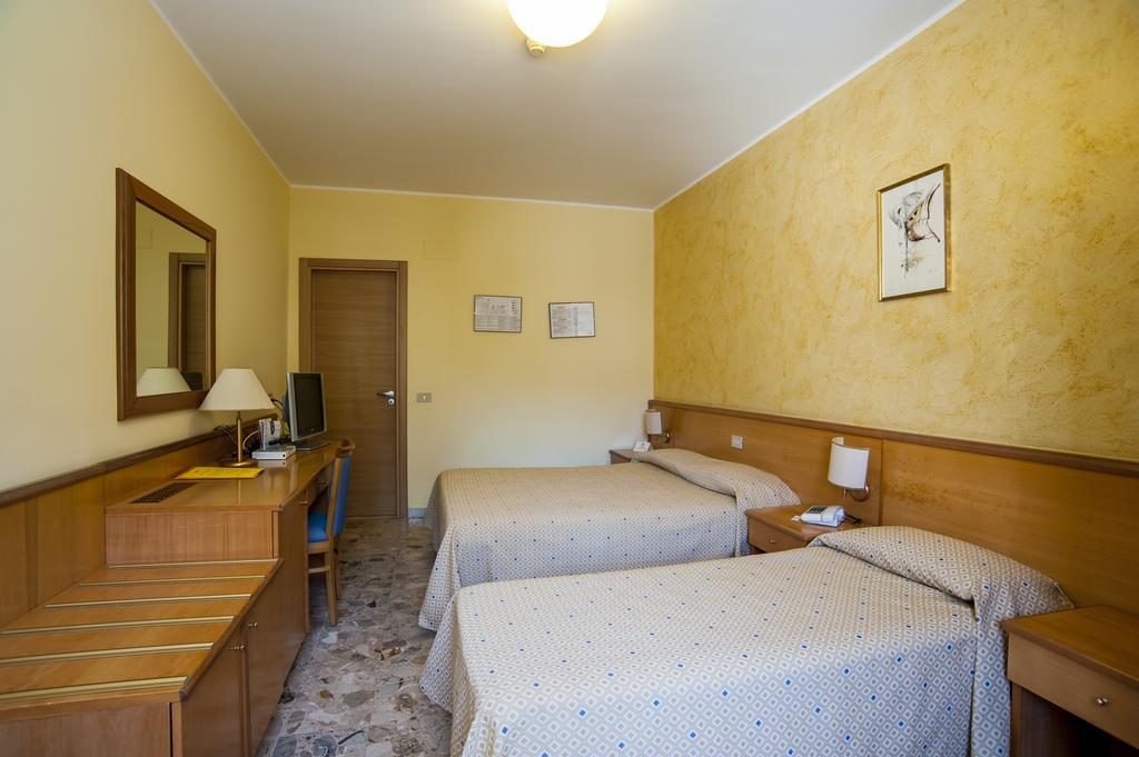 Camera Familiare con Balcone