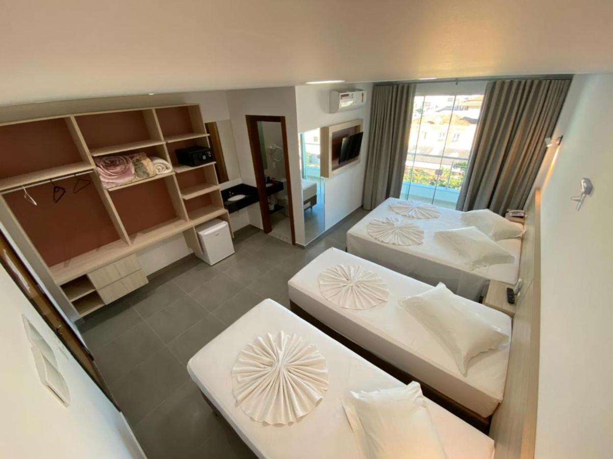 Quarto Quádruplo com Vista da Montanha