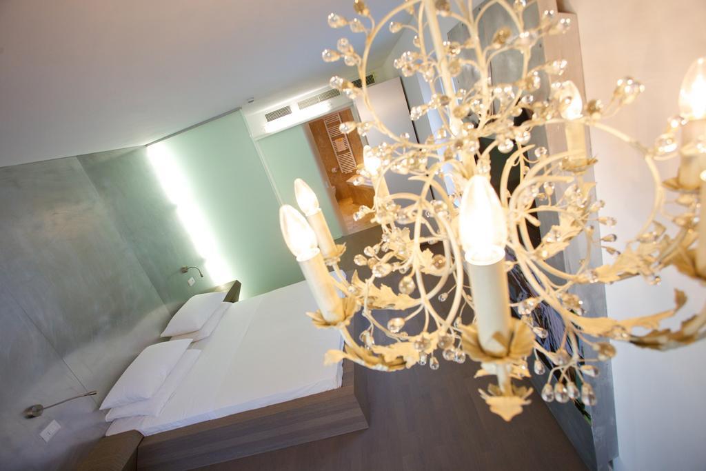 Superior Double Room Bathtub,1075487995:JPEG
