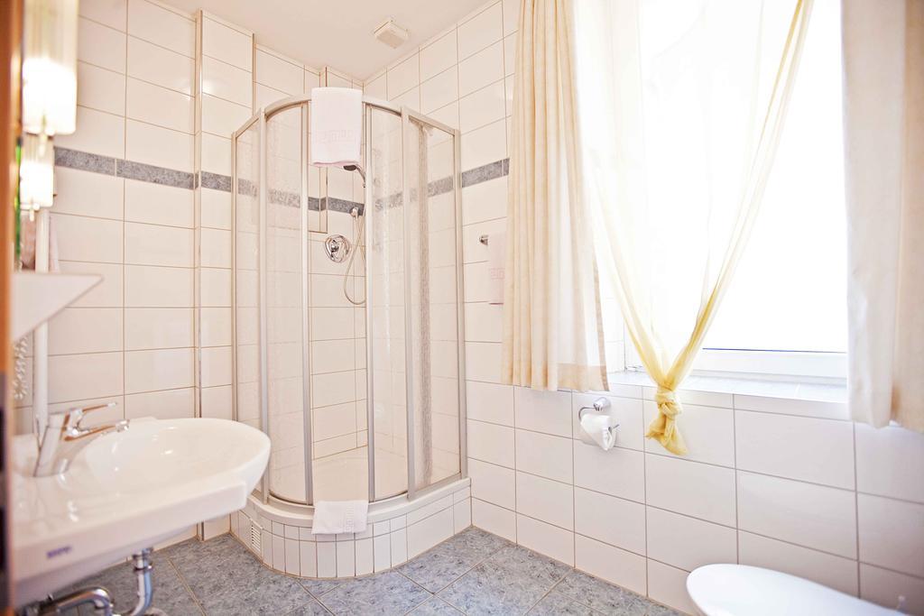 Doppelzimmer mit Balkon