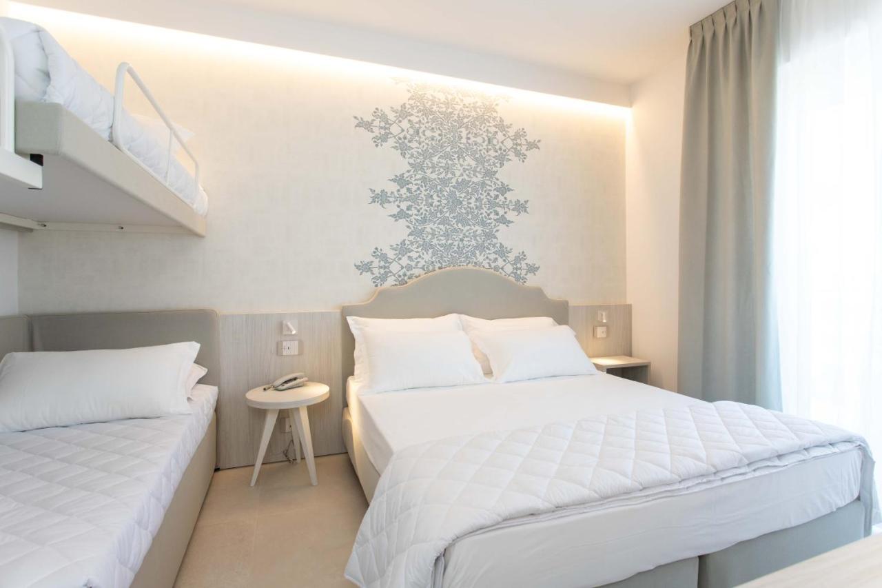 Superior Quadruple Room with Side Sea View,1114191141:JPEG