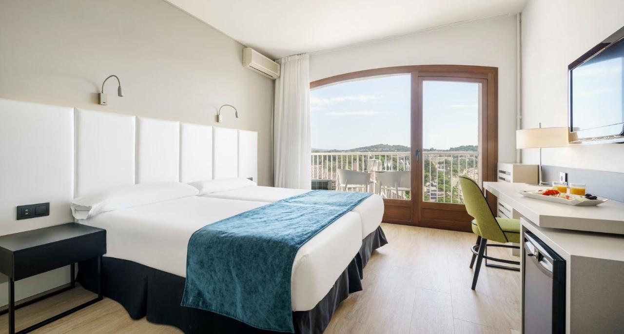 Double or Twin Room with Sea View - High Floor,1111387398:JPEG