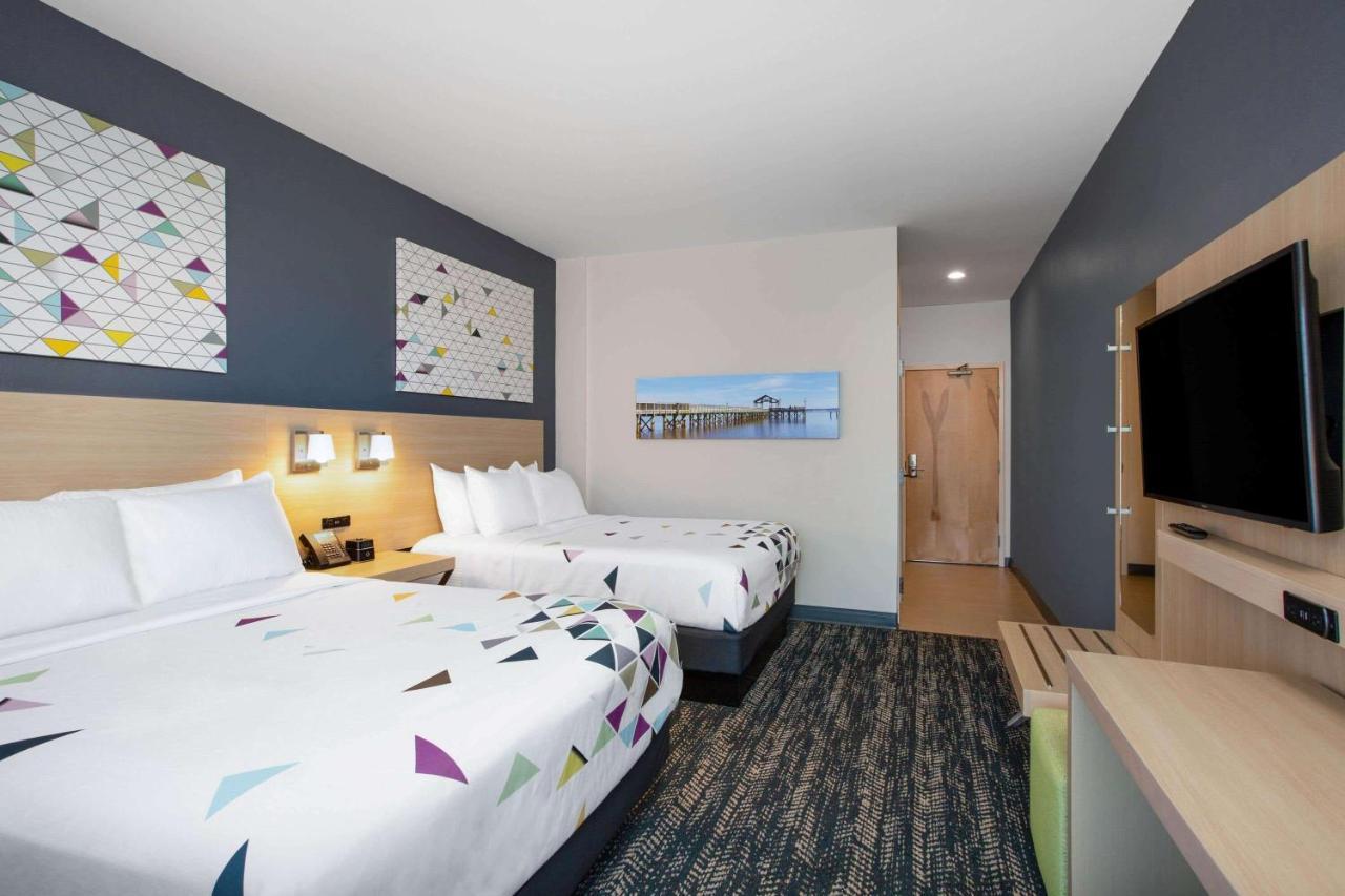 Queen Room with Two Queen Beds and Mobility/Hearing Access - Non-Smoking