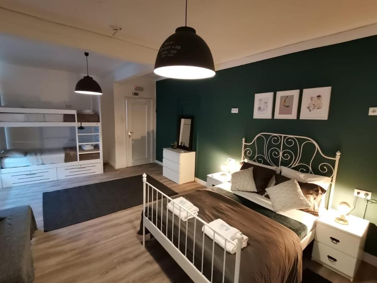 Quarto Familiar com Casa de Banho Privativa