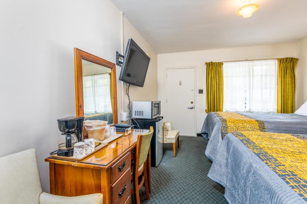 Queen Room Two Queen Beds