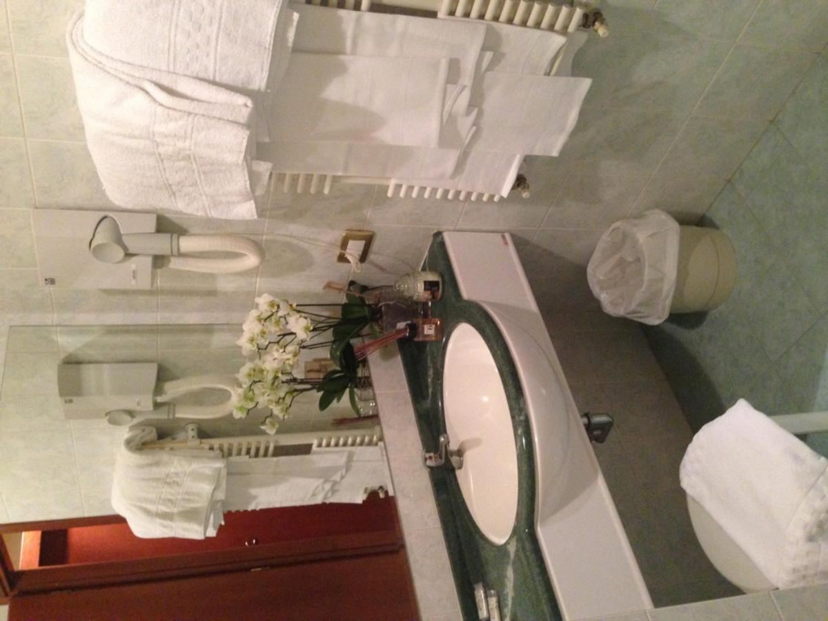 Double Room,1589262581:JPEG