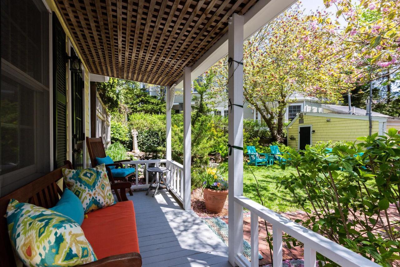 Bungalow with Patio