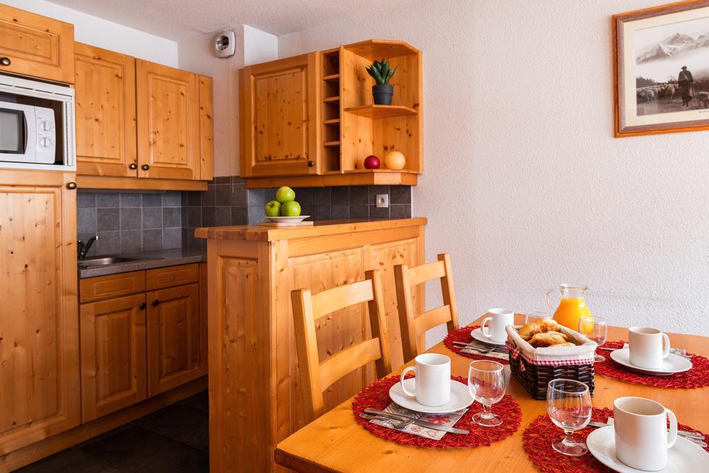 One-Bedroom Apartment,111966579:JPEG