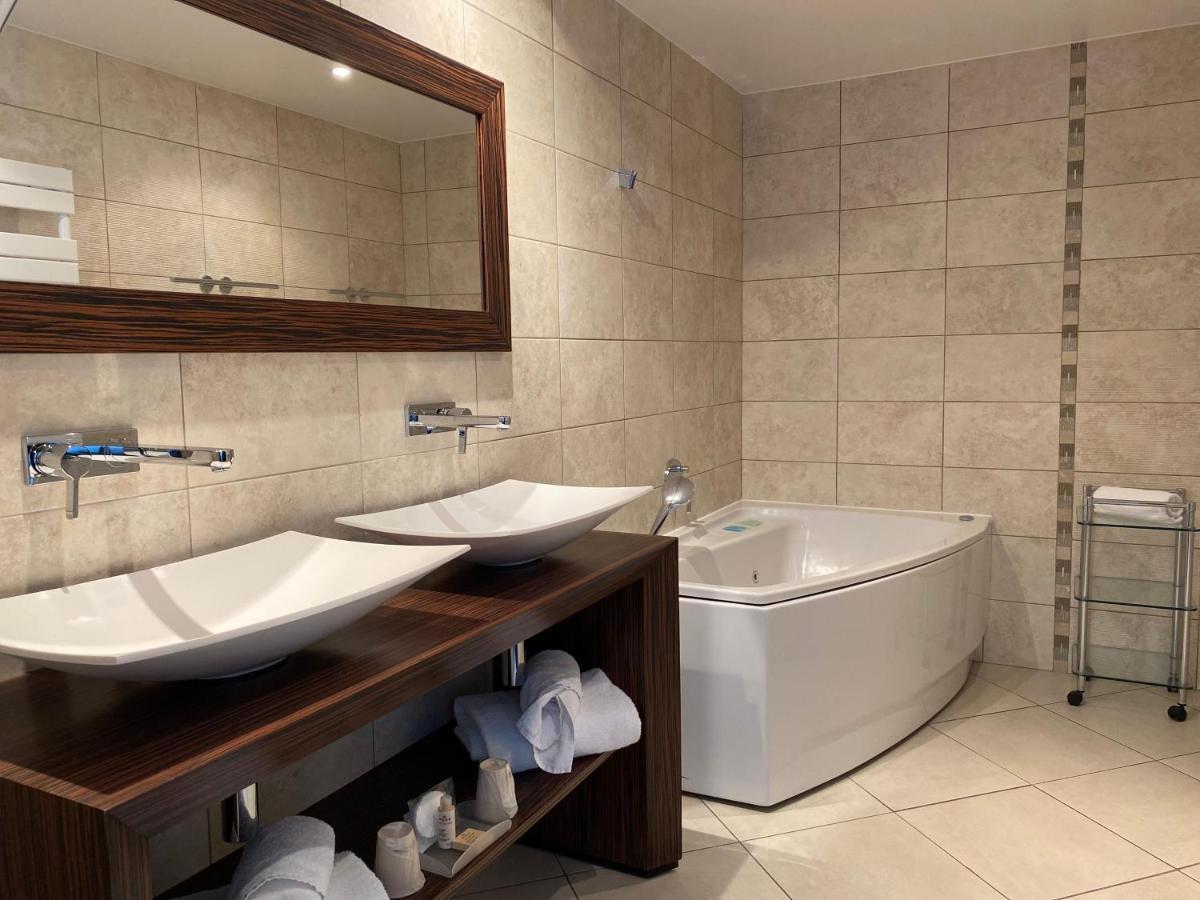 Suite Junior avec Baignoire Spa