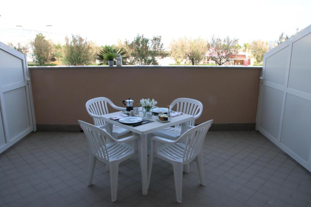 Studio Terrace,1121223204:JPEG