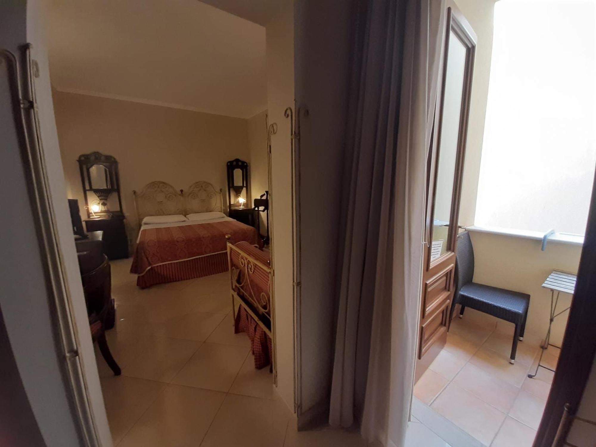 Triple Room Balcony,1381854101:JPEG