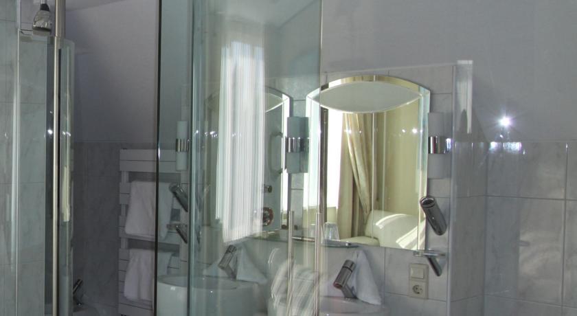 Suite,807798045:JPEG