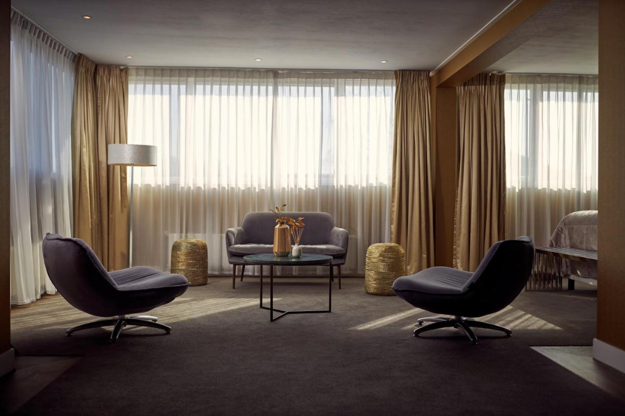 Suite,1126518399:JPEG