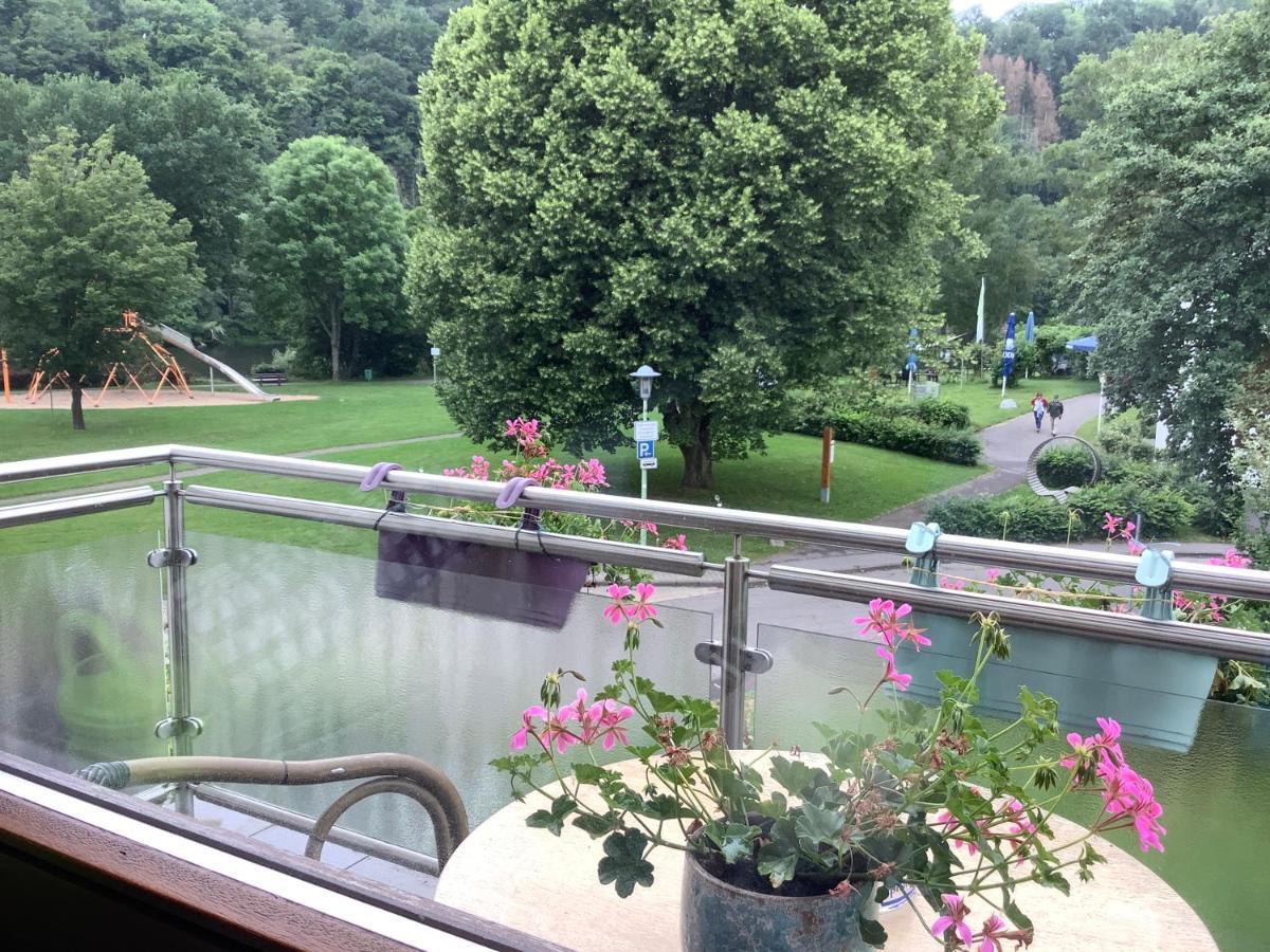 Tweepersoonskamer met 2 Aparte Bedden en Balkon