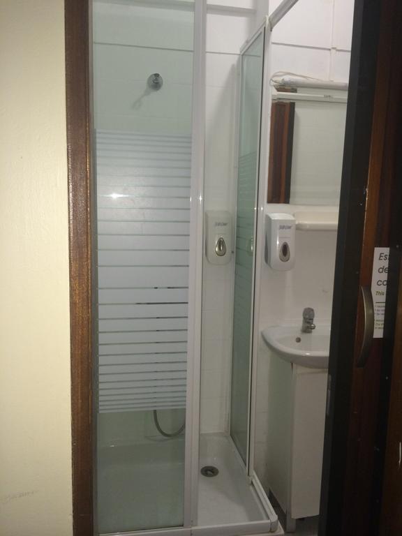 Quarto Duplo ou Twin com Casa de Banho Partilhada