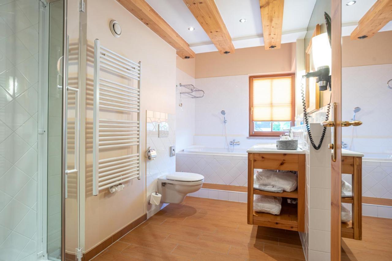 Suite with Balcony,1128152760:JPEG