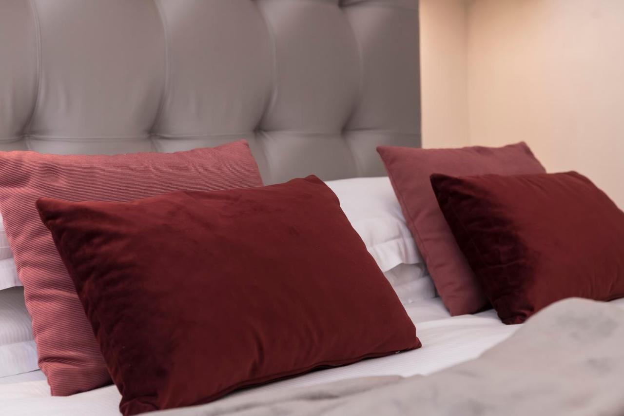 Small Double Room,1433626678:JPEG