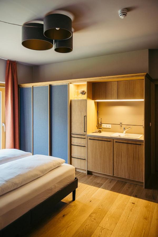 Doppelzimmer mit Balkon