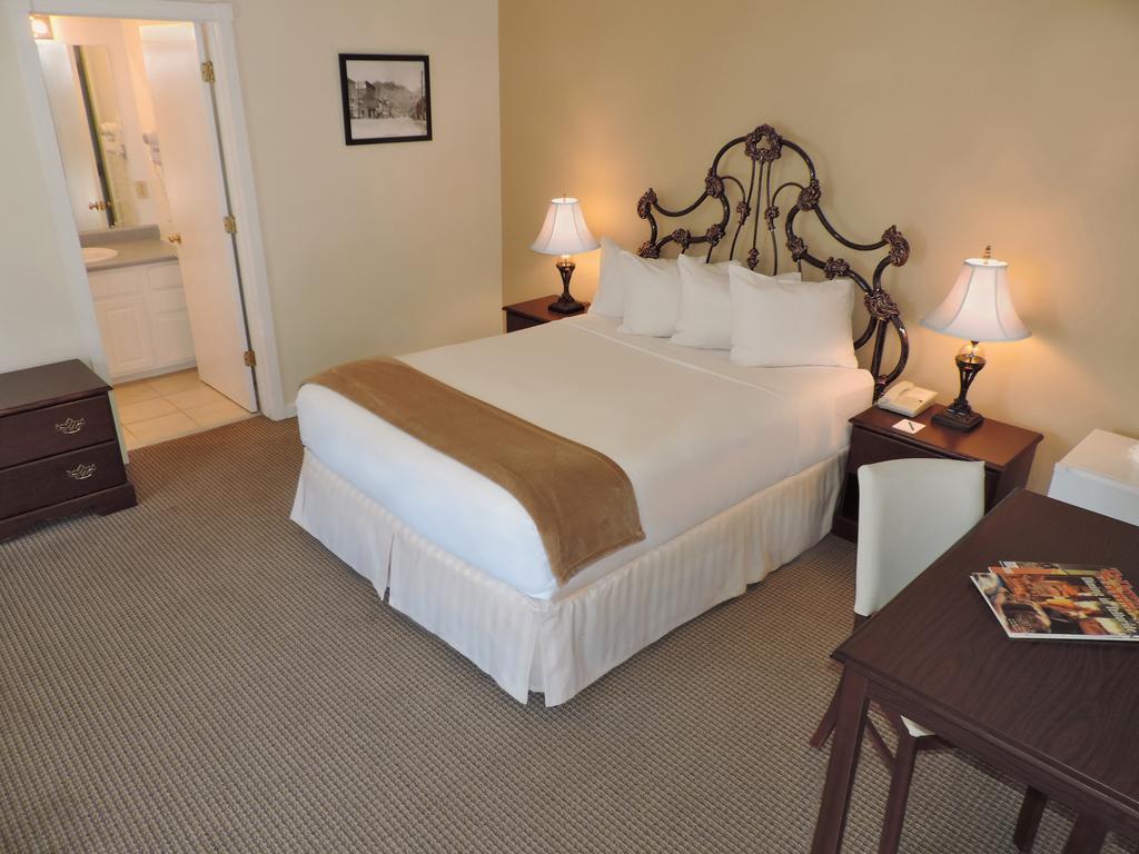 Signature One Queen Bed
