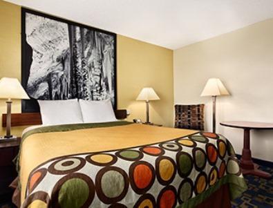 Queen Room - Mobility Access/Non-Smoking