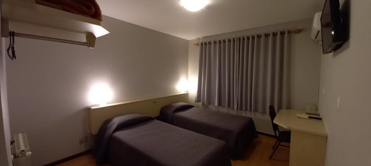 Quarto Duplo Standard com Banheiro Privativo