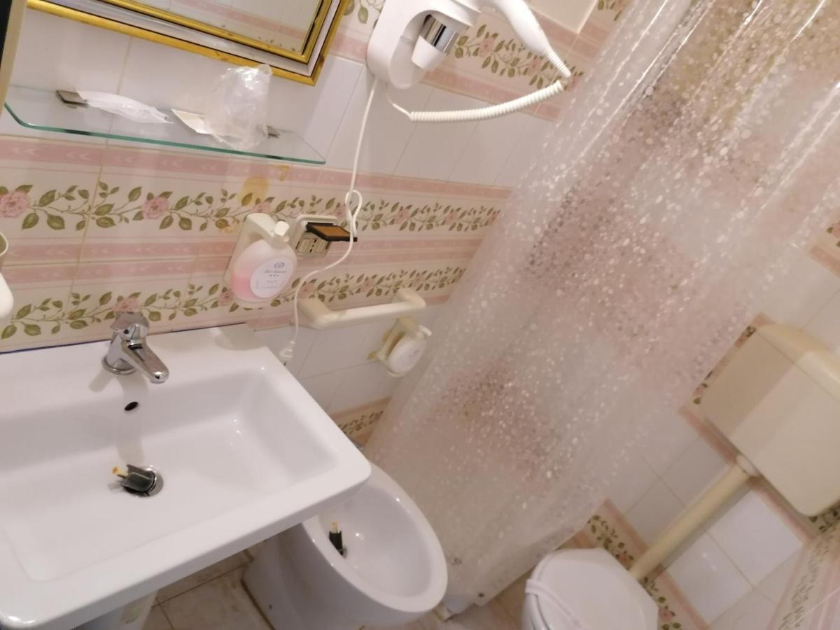Budget Single Room,1137008950:JPEG