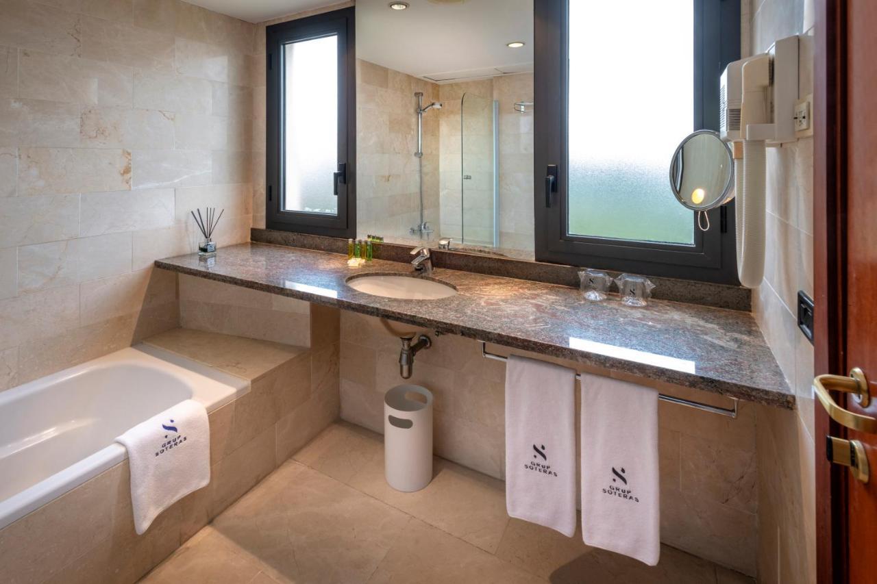 Double or Twin Room with Extra Bed (2 Adults + 1 Child),1137543691:JPEG