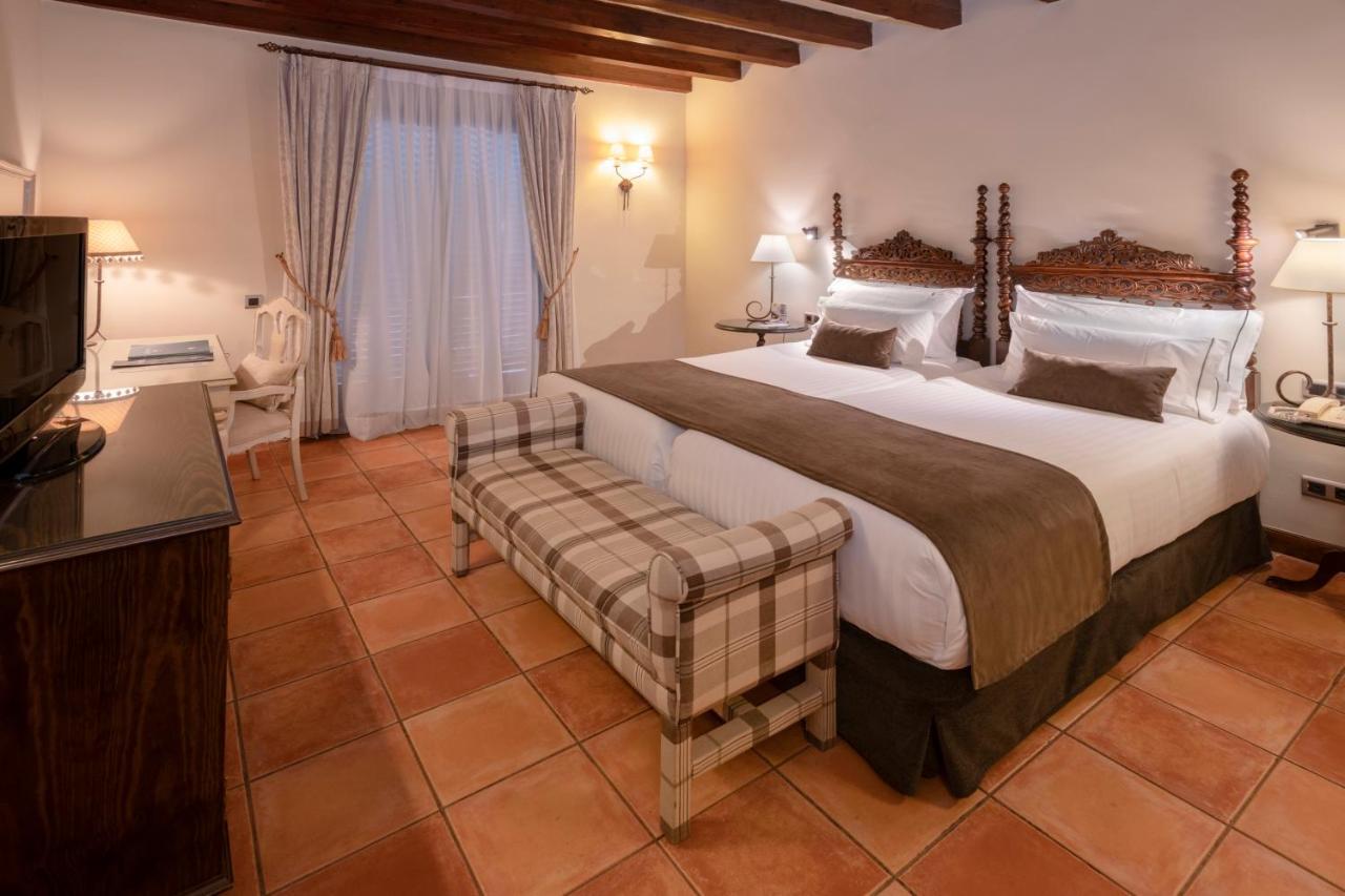Double or Twin Room with Balcony,1384829870:JPEG