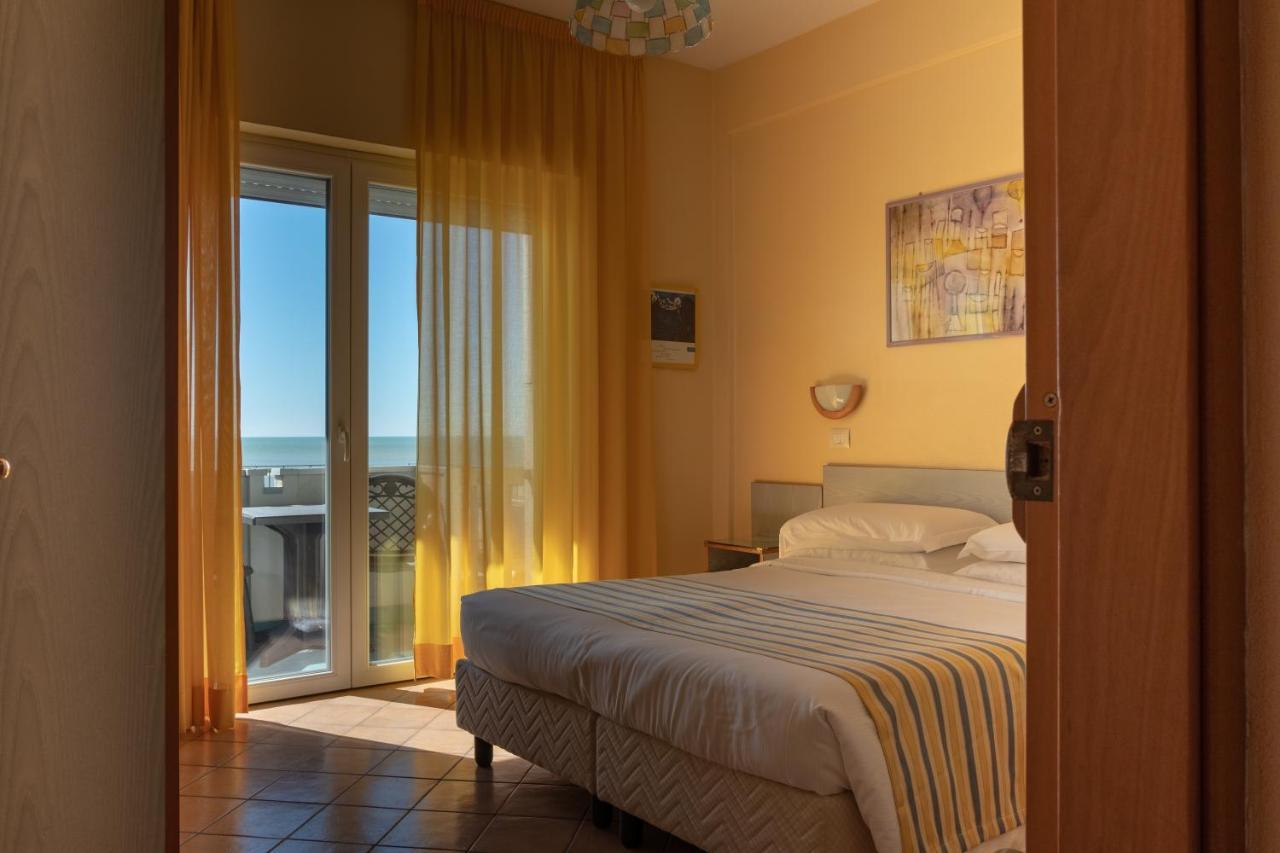 Camera Matrimoniale/Doppia con Letti Singoli con Vista Mare