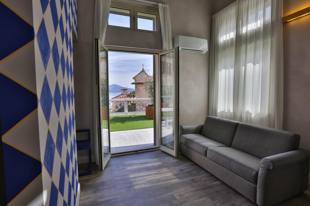 Camera Familiare con Vista Lago