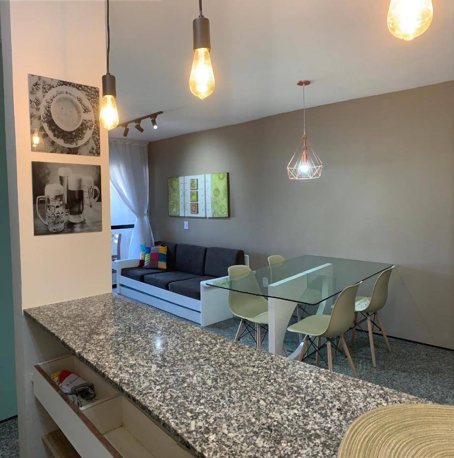 Apartamento com Vista Parcial Mar