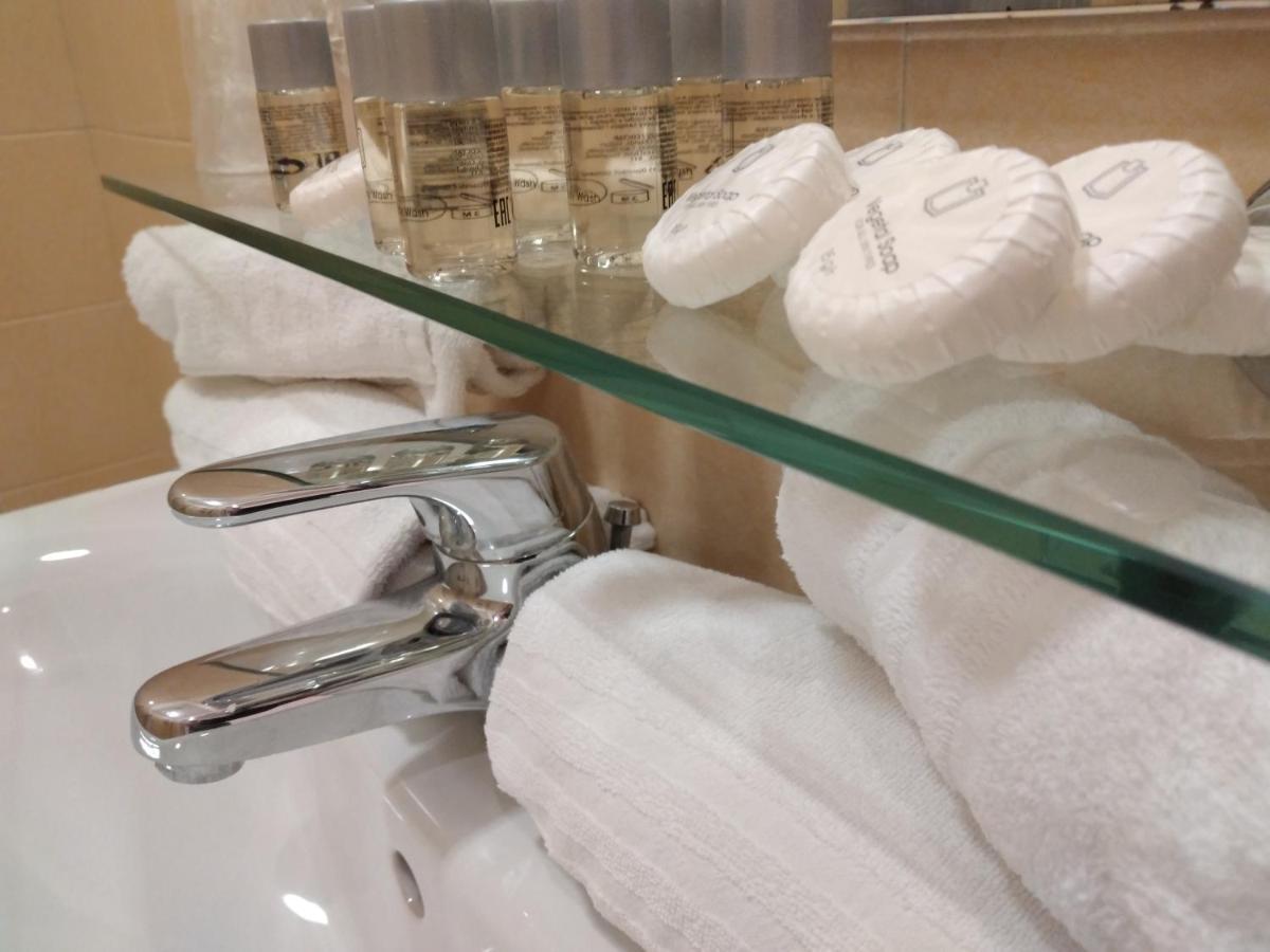 Double or Twin Room,1216111678:JPEG