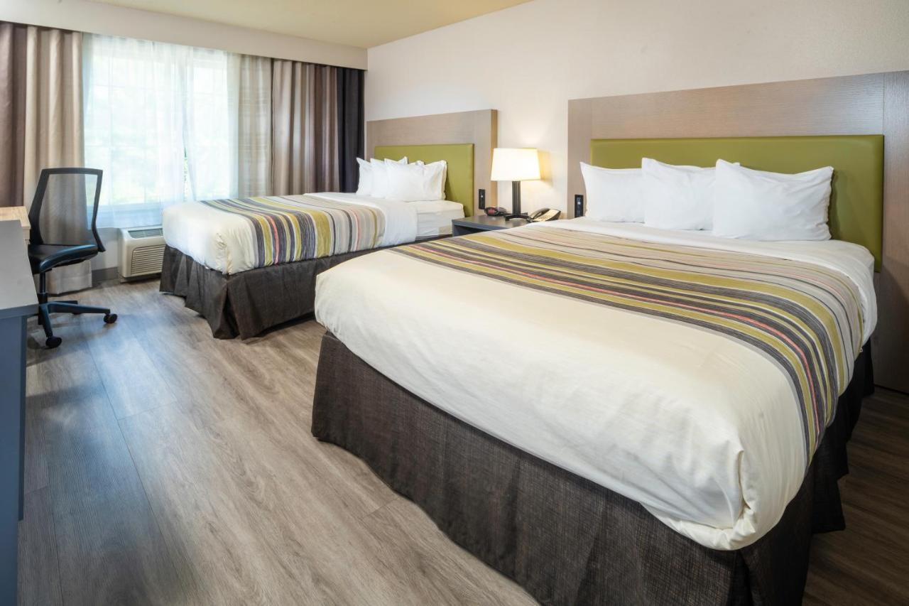 Queen Room with Two Queen Beds - Non-Smoking